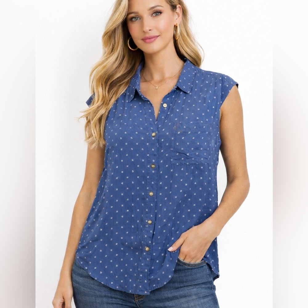 Jachs Girlfriend Size Large‎ Blue Button Down Sleeveless Shirt